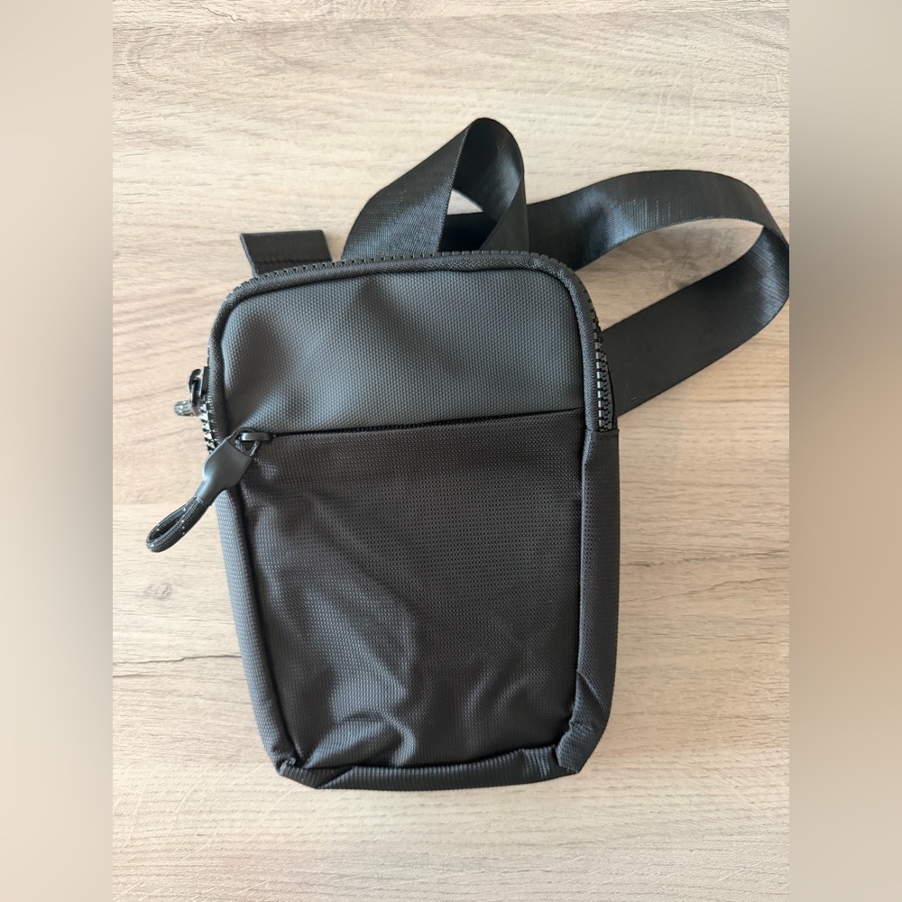 Small Traveling Black Crossbody Bag